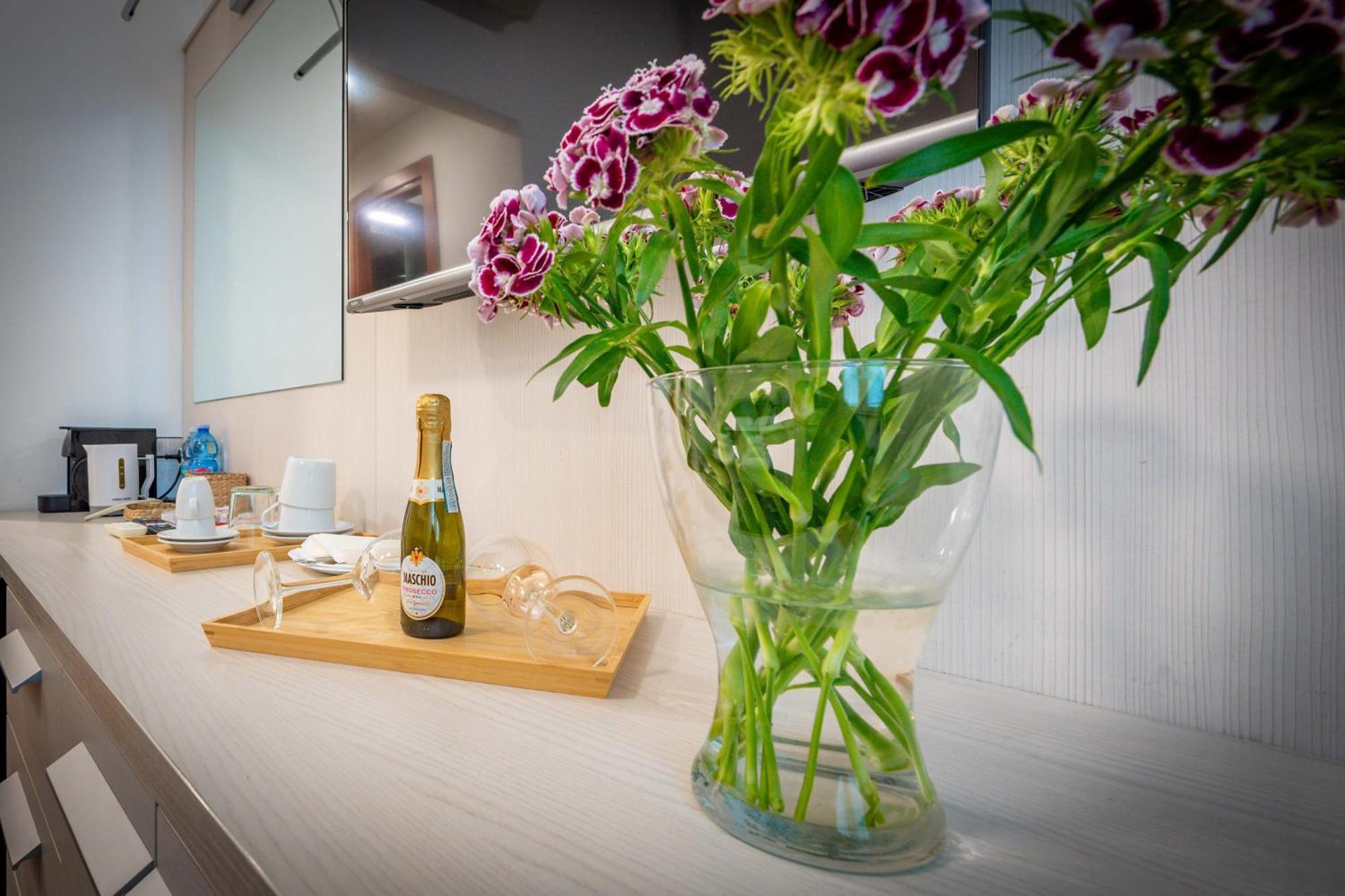 Andenis Tiber House Hotel Rome Bagian luar foto